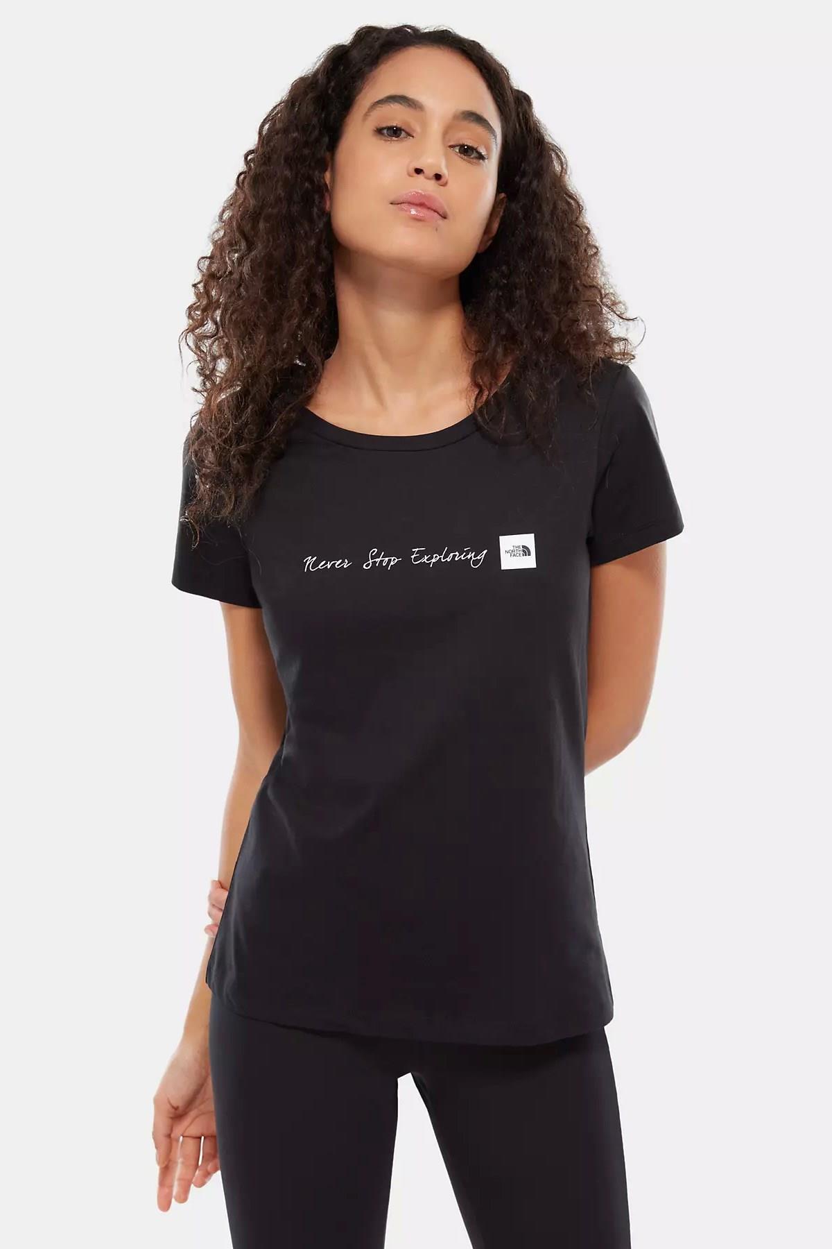 W S/S NeverStopExploring Tee-EU