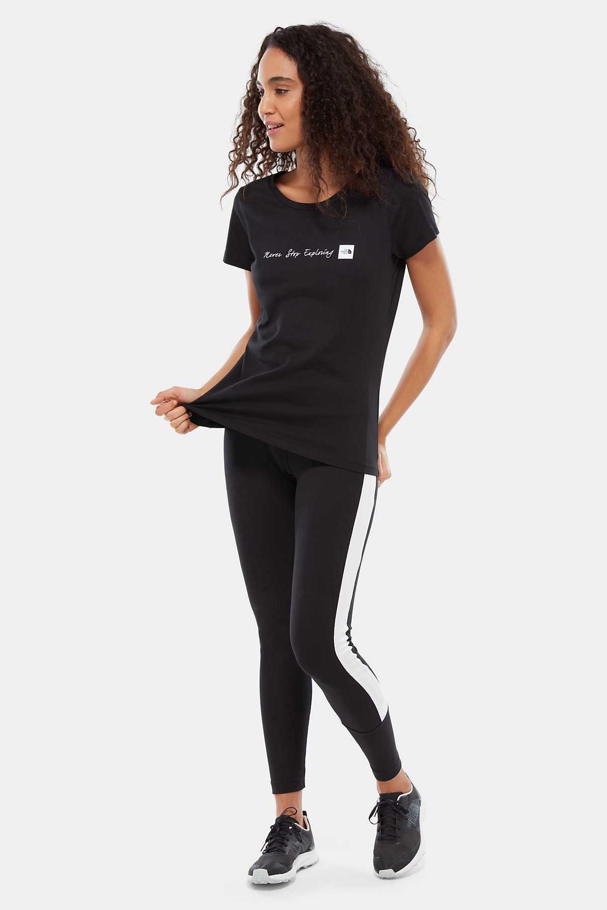 W S/S NeverStopExploring Tee-EU