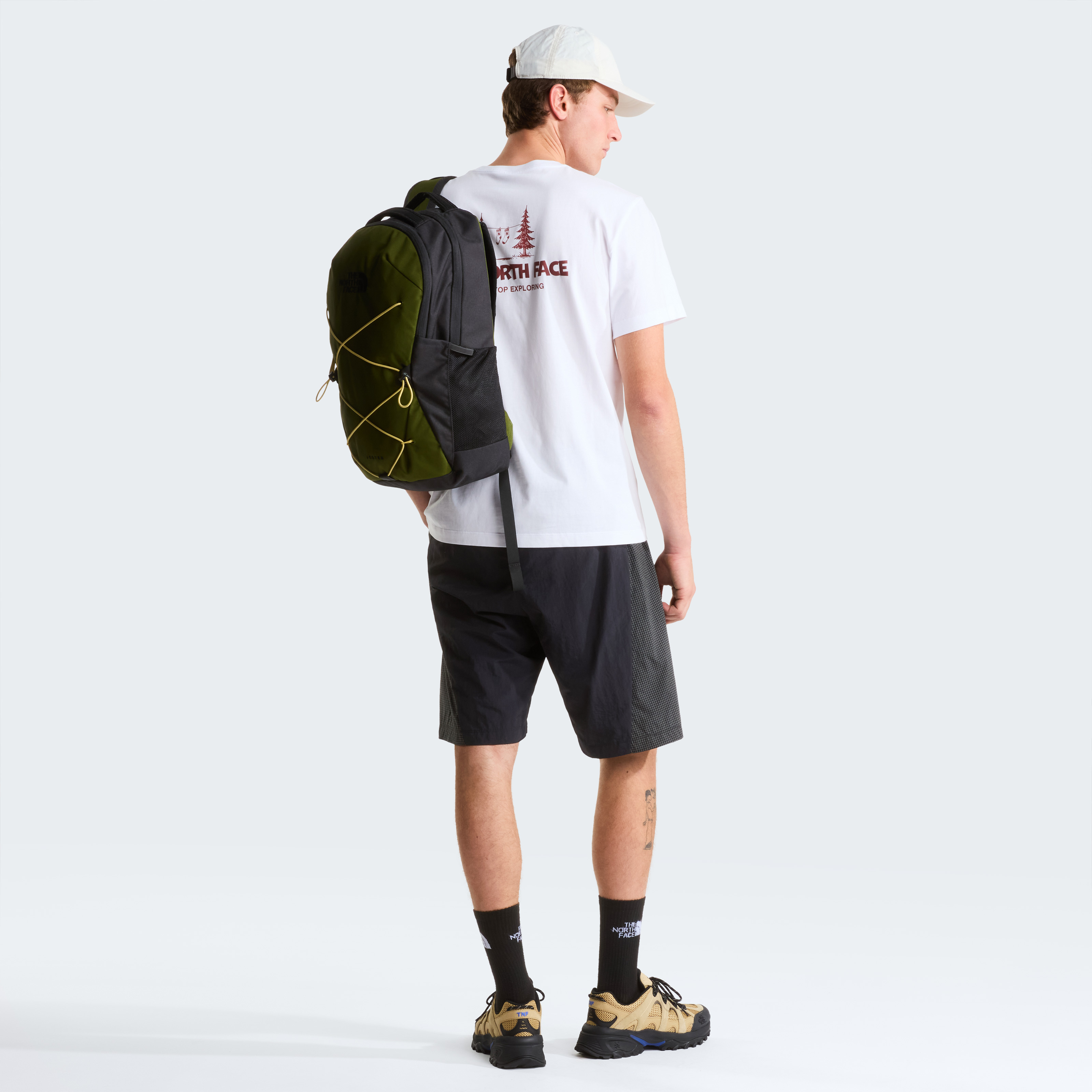 THE NORTH FACE M CAMPING RELAXED SHORT SLEEVE TEE-GRAPH NF0A8GQMFN41